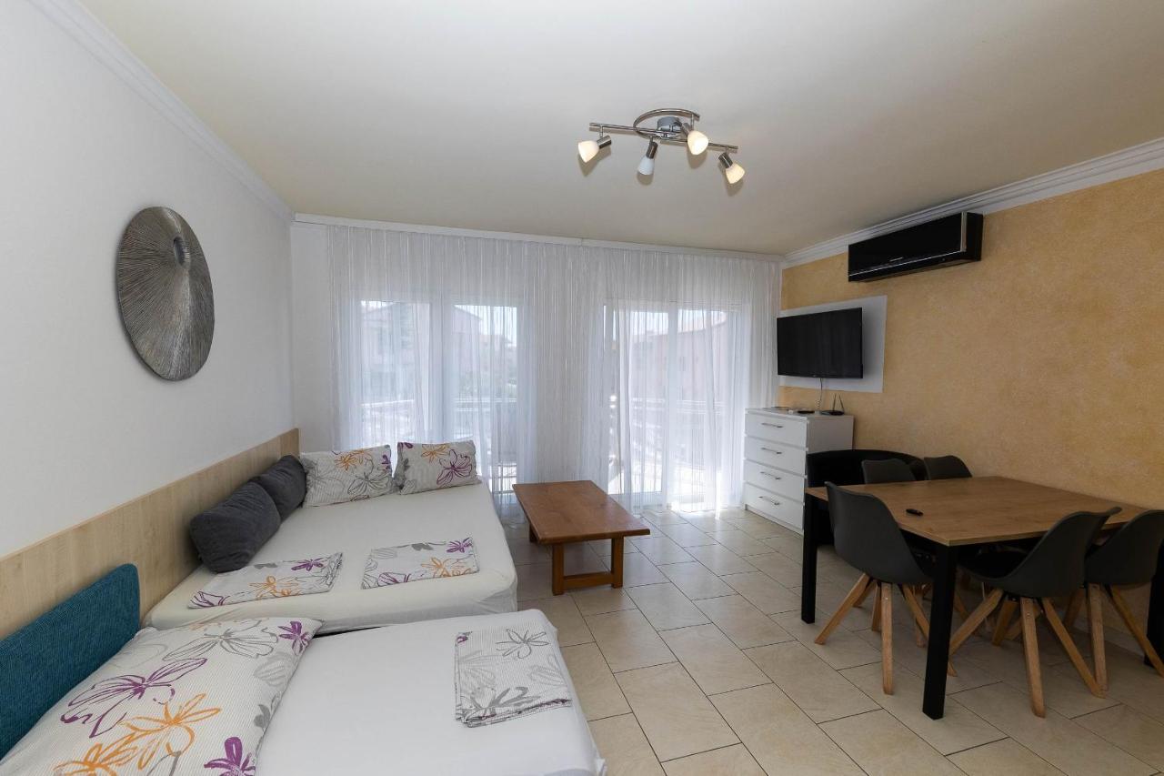 Apartmani Dea Crikvenica Luaran gambar