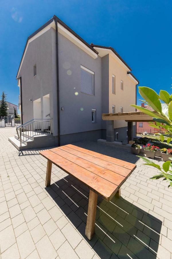 Apartmani Dea Crikvenica Luaran gambar
